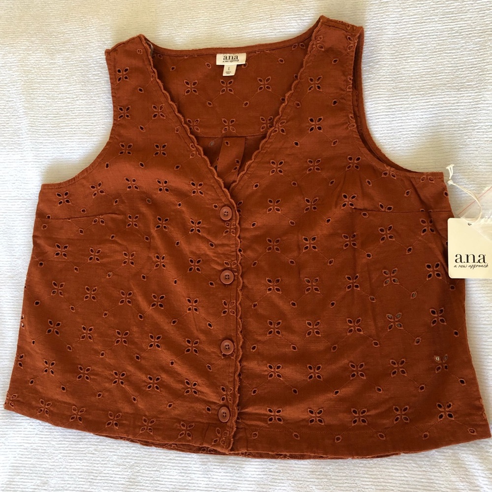 NEW with TAG a.n.a a new approach Embroidered Eyelet V neck Sleeveless Top L